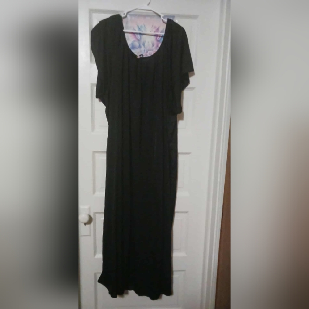 Only Necessities Womens Black Nightgown 5x. A-25